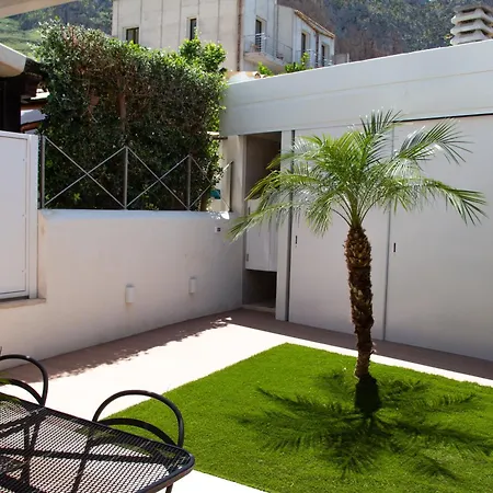 Holiday home Anemos - Luna